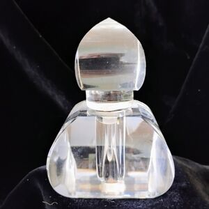 Elegant Clear Glass Perfume Bottle